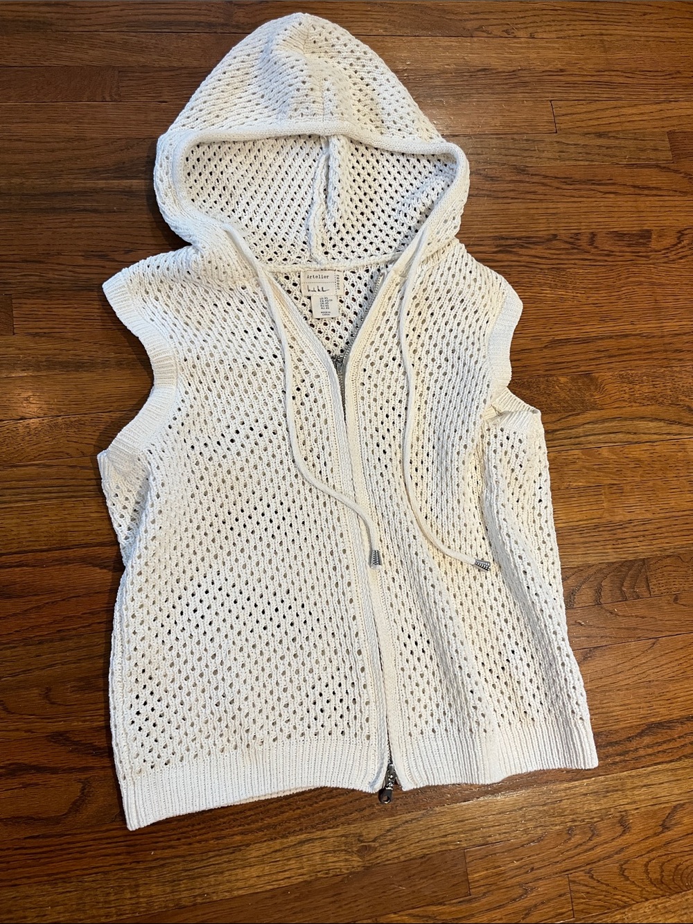 Nicole Miller Cream Crocheted Hooded Sleeveless Zip Front Top
